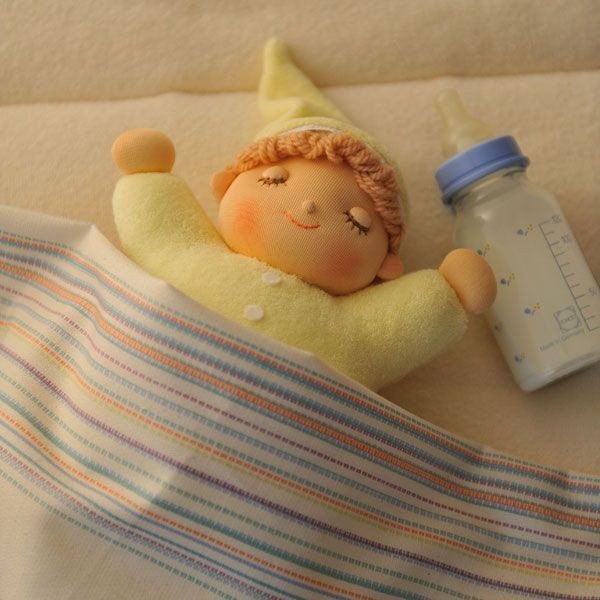 【オルゴールねむり人形】自由学園生活工芸研究所 出産祝い 赤ちゃん おもちゃ 0歳 知育玩具 布のおもちゃ 皇室ご愛用品 1歳 2歳 3歳 グッドトイ ギフト プレゼント