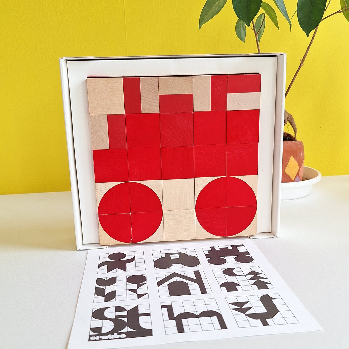 オルナボ　赤　◆136　（naef社・スイス）