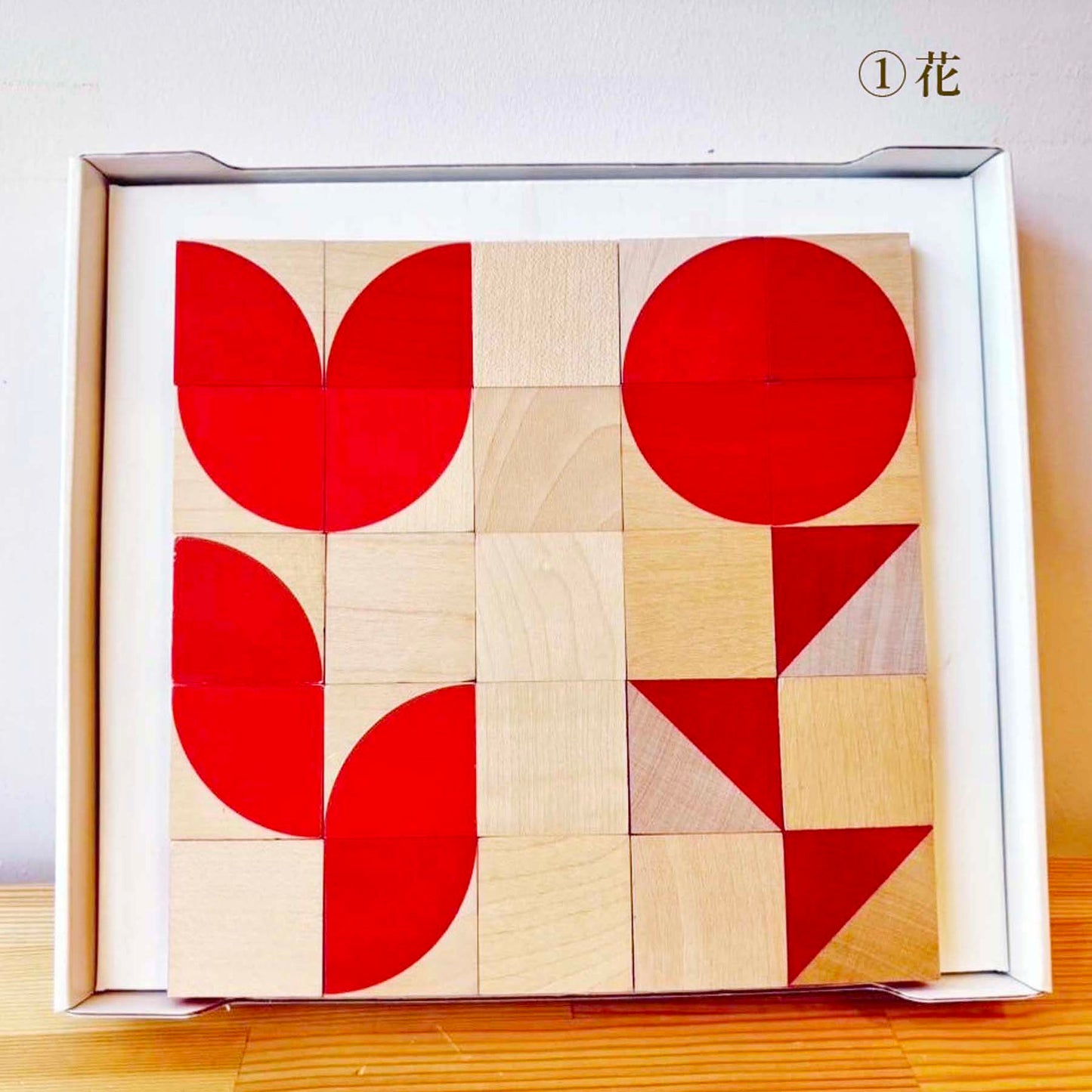 オルナボ　赤　◆136　（naef社・スイス）