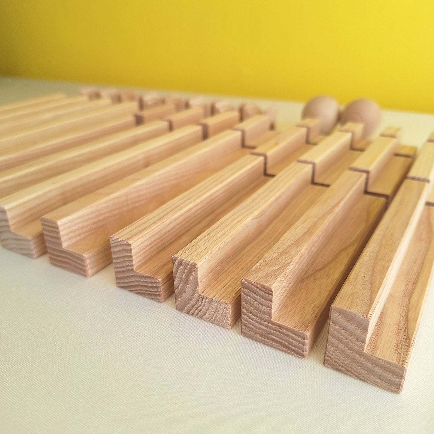 Tigno（ティグノ）　白木　ネフ　NAEF074（naef社・スイス）