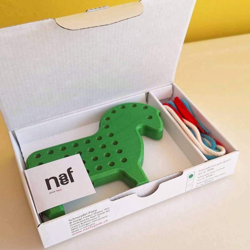 ひも通しポニー　◆105-2　ネフ（naef社・スイス）