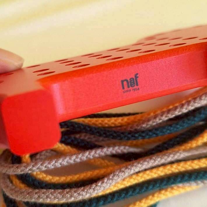 ひも通しポニー　◆105-2　ネフ（naef社・スイス）